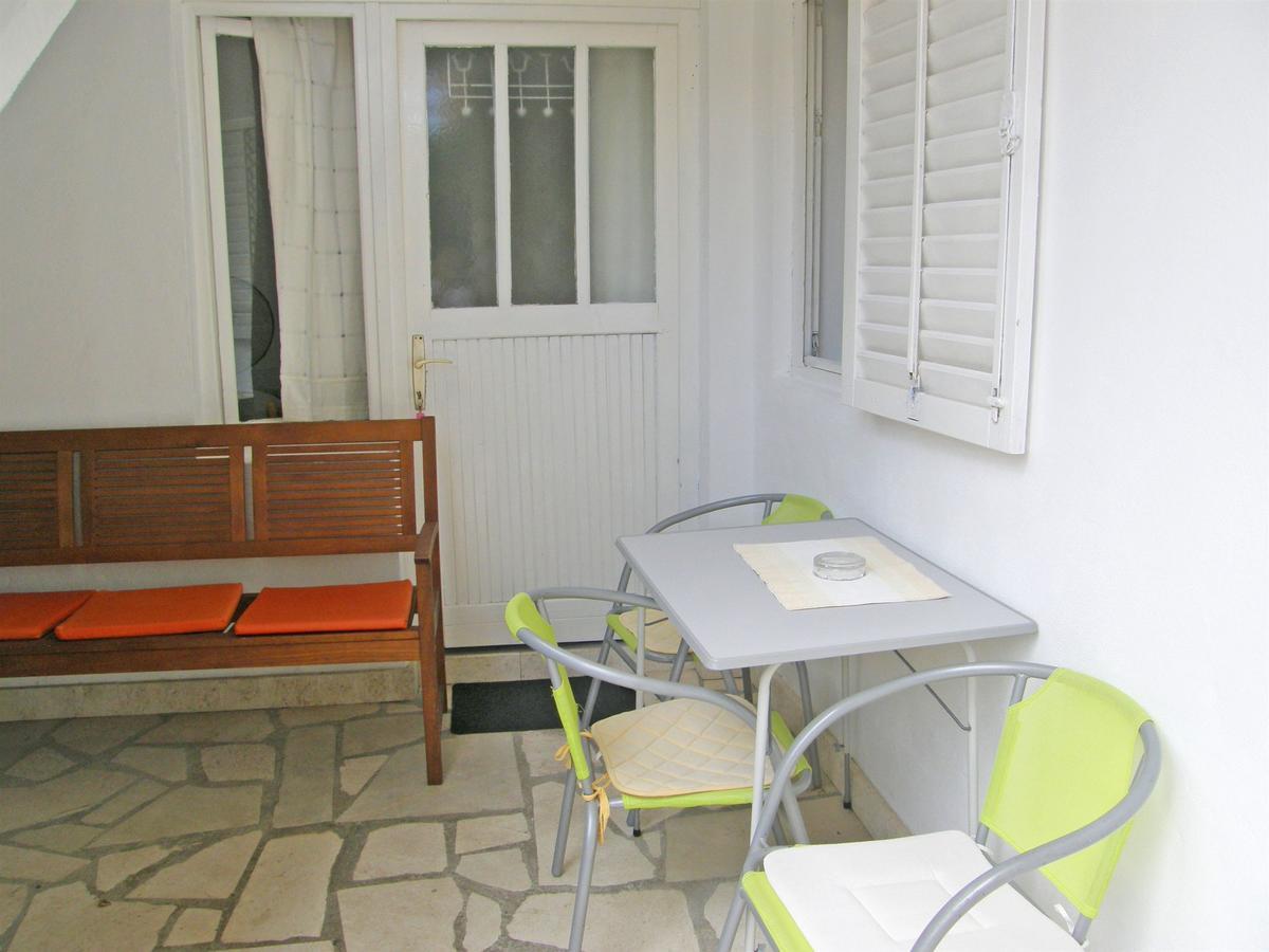 Apartment Milka Primosten Bagian luar foto