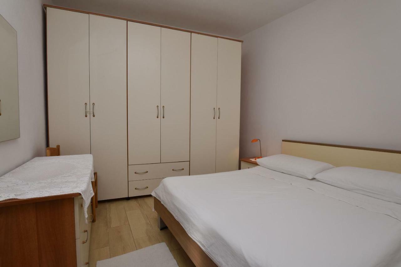 Apartment Milka Primosten Bagian luar foto