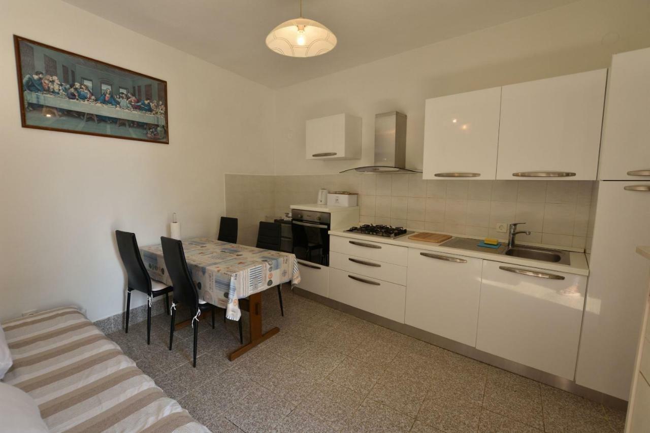 Apartment Milka Primosten Bagian luar foto