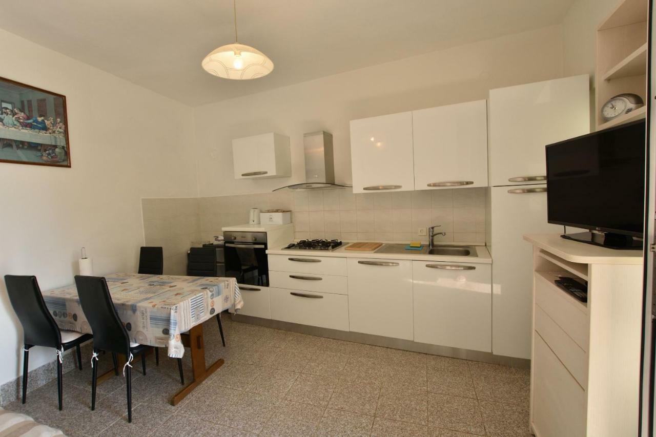 Apartment Milka Primosten Bagian luar foto